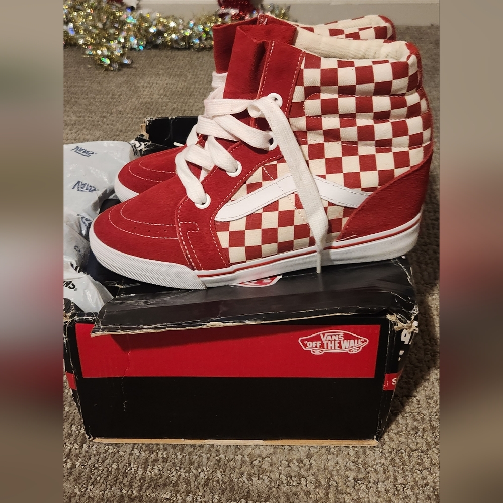 Vans Womens Sk8-Hi Wedge Wedged High Top Casual Shoe, True Red/True White